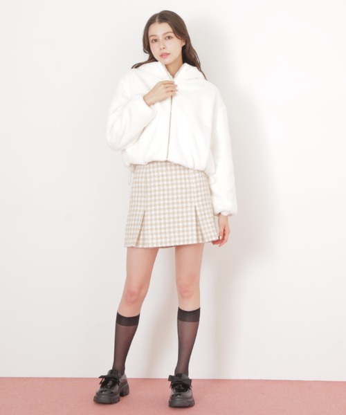 JILL by JILL STUART（ジルバイジルスチュアート）の「◇ フェイクファーフーディー（ブルゾン・レディース・ベージュ/ホワイト/グレー・MEDIUM/SMALL）」の18枚目の写真