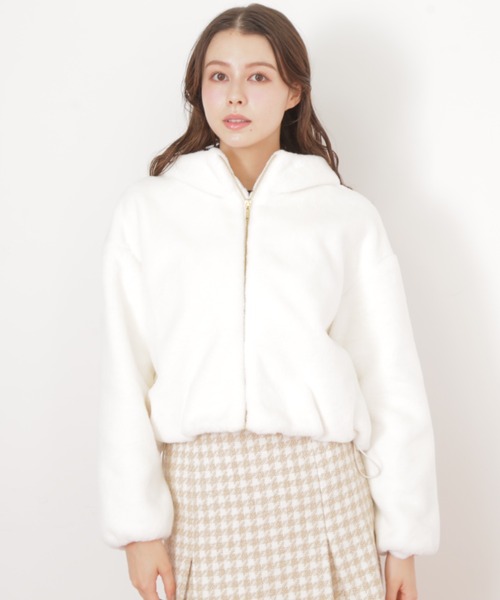 JILL by JILL STUART（ジルバイジルスチュアート）の「◇ フェイクファーフーディー（ブルゾン・レディース・ベージュ/ホワイト/グレー・MEDIUM/SMALL）」の16枚目の写真