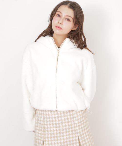 JILL by JILL STUART（ジルバイジルスチュアート）の「◇ フェイクファーフーディー（ブルゾン・レディース・ベージュ/ホワイト/グレー・MEDIUM/SMALL）」の15枚目の写真