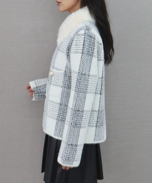 CECIL McBEE(セシルマクビー)の「チェック柄ファー襟ジップニットカーディガン(カーディガン/ボレロ・レディース・ベージュ/ホワイト・MEDIUM)」の9枚目の写真