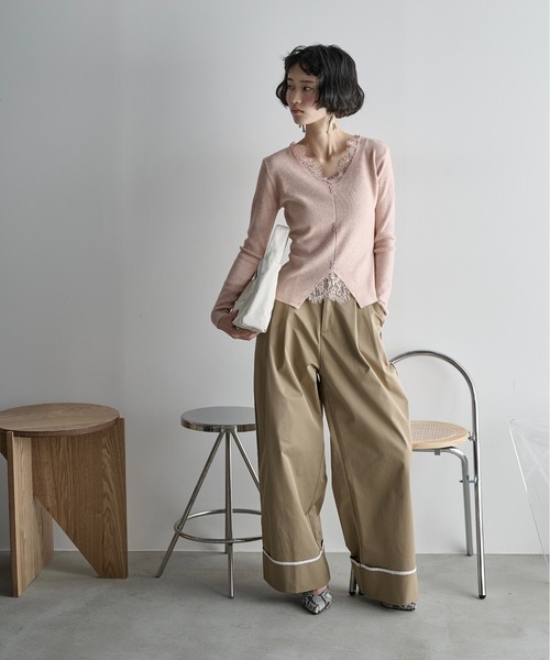 THE YOn（ザヨン）の「レースレイヤードVネックリブニット（ニット/セーター・レディース・ブラック/アイボリー/チャコールグレー/ピンク・FREE）」の12枚目の写真