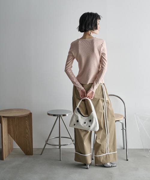 THE YOn（ザヨン）の「レースレイヤードVネックリブニット（ニット/セーター・レディース・ブラック/アイボリー/チャコールグレー/ピンク・FREE）」の14枚目の写真