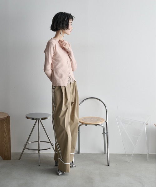 THE YOn（ザヨン）の「レースレイヤードVネックリブニット（ニット/セーター・レディース・ブラック/アイボリー/チャコールグレー/ピンク・FREE）」の16枚目の写真