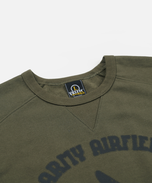 FRIZMWORKS(フリズムワークス)の「ARMY AIRFIELD SWEATSHIRT _ OLIVE(スウェット・メンズ・その他・SMALL/MEDIUM/LARGE/X-LARGE)」の2枚目の写真