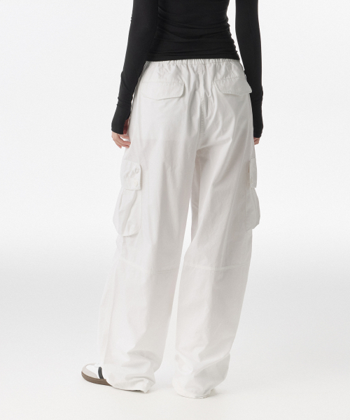 MUSINSA STANDARD WOMAN（ムシンサスタンダードウーマン）の「ウィメンズコットンパラシュートカーゴパンツ[ホワイト]（スウェットパンツ・レディース・その他・26/28/22/30/24）」の3枚目の写真