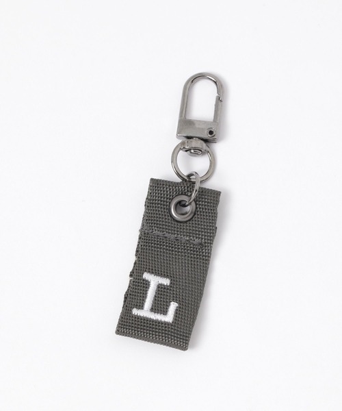 studio CLIP(スタディオクリップ)の「【daily CLIP】レターチャーム グレー(キーホルダー・レディース・その他4/ライトピンク/ベビーピンク/ブラック/その他6/梅/桜/チャコール/ダークグレー/その他5/その他3/その他2/その他1/グレー/オフホワイト/その他9/その他7/ピンク/スモーク/サンドグレー/シルバーグレー/ライトグレー/ホワイト/その他8・FREE)」の4枚目の写真