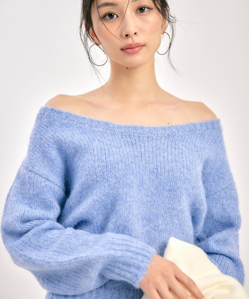 BLUE×PALANG(ブルーパラン)の「OFF SHOULDER BIG KNIT(ニット/セーター・レディース・ライトブルー/ロイヤルブルー/ネイビー/ダルブルー系・FREE)」の4枚目の写真