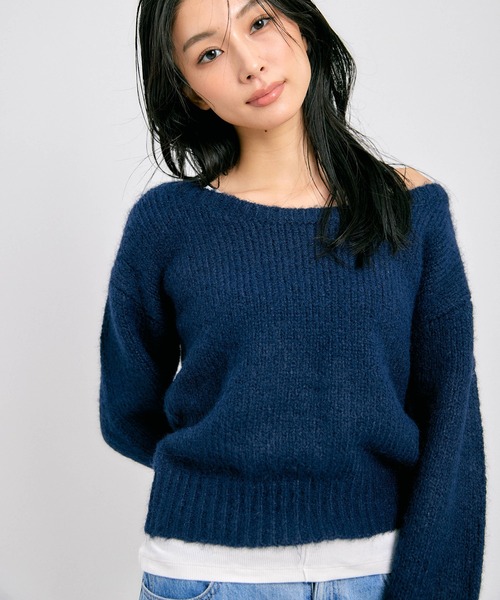 BLUE×PALANG(ブルーパラン)の「OFF SHOULDER BIG KNIT(ニット/セーター・レディース・ライトブルー/ロイヤルブルー/ネイビー/ダルブルー系・FREE)」の3枚目の写真