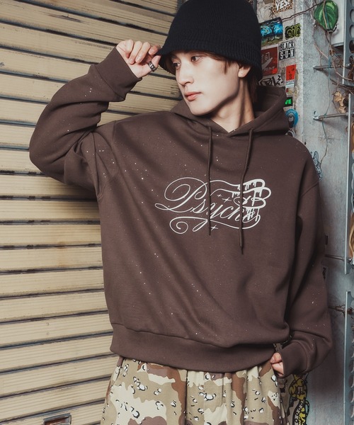 SIDEWAY STANCE（サイドウェイスタンス）の「【SIDEWAY STANCE】ラメ 裏起毛 ロゴプリント＆ワンポイント刺しゅう プルパーカー（パーカー・メンズ・ネイビー系/ブラウン系/ネイビー/ブラウン/ブラック/ブラック系・LARGE/MEDIUM）」の3枚目の写真