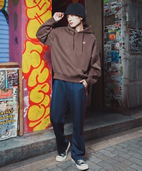 SIDEWAY STANCE（サイドウェイスタンス）の「【SIDEWAY STANCE】ラメ 裏起毛 ロゴプリント＆ワンポイント刺しゅう プルパーカー（パーカー・メンズ・ネイビー系/ブラウン系/ネイビー/ブラウン/ブラック/ブラック系・LARGE/MEDIUM）」の12枚目の写真