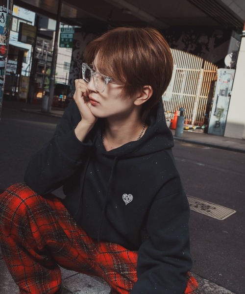 SIDEWAY STANCE（サイドウェイスタンス）の「【SIDEWAY STANCE】ラメ 裏起毛 ロゴプリント＆ワンポイント刺しゅう プルパーカー（パーカー・メンズ・ネイビー系/ブラウン系/ネイビー/ブラウン/ブラック/ブラック系・LARGE/MEDIUM）」の19枚目の写真