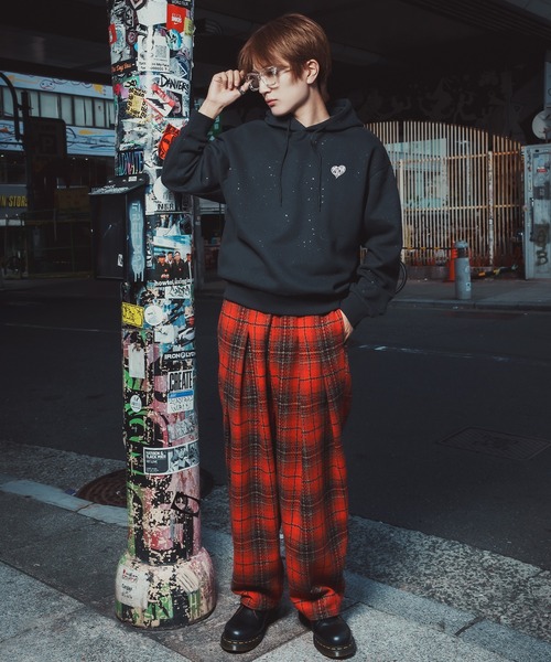 SIDEWAY STANCE（サイドウェイスタンス）の「【SIDEWAY STANCE】ラメ 裏起毛 ロゴプリント＆ワンポイント刺しゅう プルパーカー（パーカー・メンズ・ネイビー系/ブラウン系/ネイビー/ブラウン/ブラック/ブラック系・LARGE/MEDIUM）」の20枚目の写真