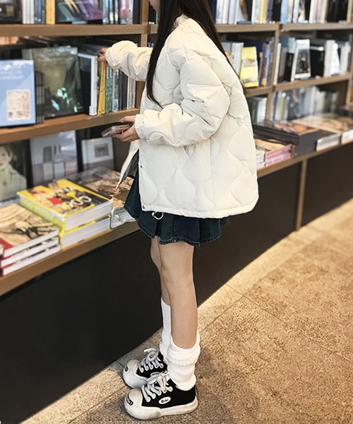 by LEGNA(バイレグナ)の「ドロストノーカラーキルティングジャケット(ノーカラージャケット・レディース・ラベンダー/ピンク/アイボリー/ライトブルー/ブラック/レモンイエロー・SMALL/MEDIUM/LARGE/X-LARGE)」の10枚目の写真