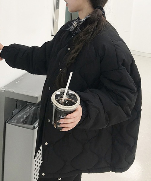 by LEGNA(バイレグナ)の「ドロストノーカラーキルティングジャケット(ノーカラージャケット・レディース・ラベンダー/ピンク/アイボリー/ライトブルー/ブラック/レモンイエロー・SMALL/MEDIUM/LARGE/X-LARGE)」の22枚目の写真