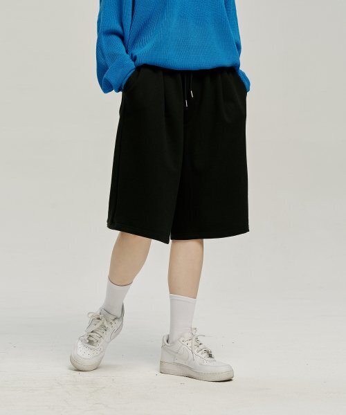 MOO（エムオーオー）の「ワンタックバミューダスウェットショートパンツ - ブラック（その他パンツ・レディース・その他・MEDIUM/SMALL/LARGE）」の4枚目の写真