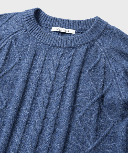 NONBLANK（ノンブランク）の「ケーブル編みラウンドニット_BLUE（ニット/セーター・メンズ・その他・MEDIUM/LARGE/X-LARGE）」の2枚目の写真