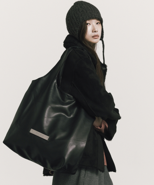 NICK&NICOLE（ニックアンドニコール）の「CRYSTAL NICOLE BIG SHOPPER BAG_BLACK（ショルダーバッグ・レディース・その他・FREE）」の3枚目の写真