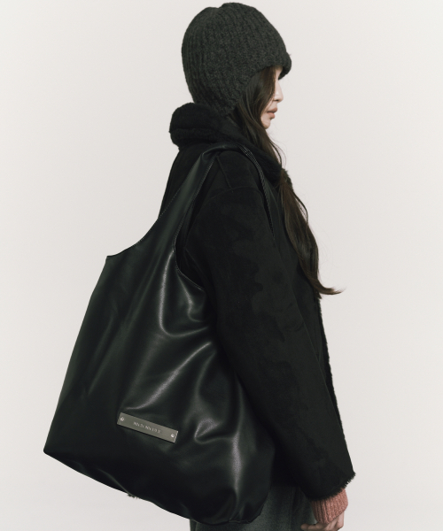 NICK&NICOLE（ニックアンドニコール）の「CRYSTAL NICOLE BIG SHOPPER BAG_BLACK（ショルダーバッグ・レディース・その他・FREE）」の4枚目の写真