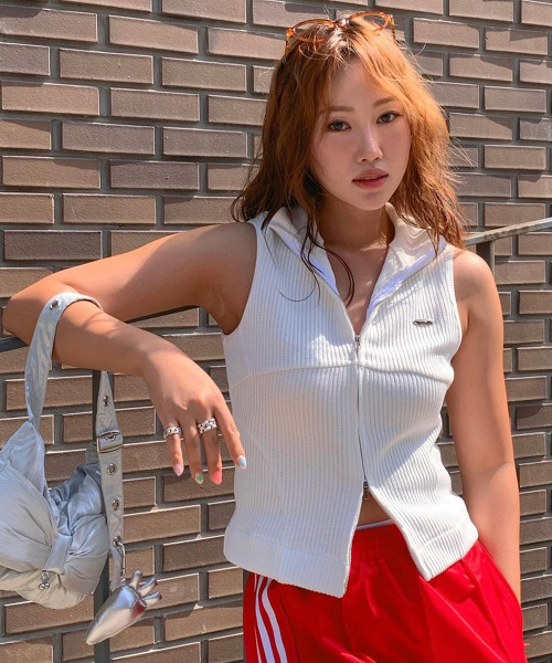FDR(エフディーアール)の「Law Guage Rib Zip Up Sleeveless Cream(ベスト・レディース・その他・FREE)」の2枚目の写真