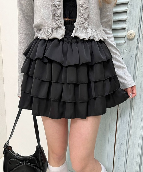 PHILLY(フィリー)の「サテンフリルティアードミニスカート(スカート・レディース・ホワイト/ブラック・FREE)」の2枚目の写真