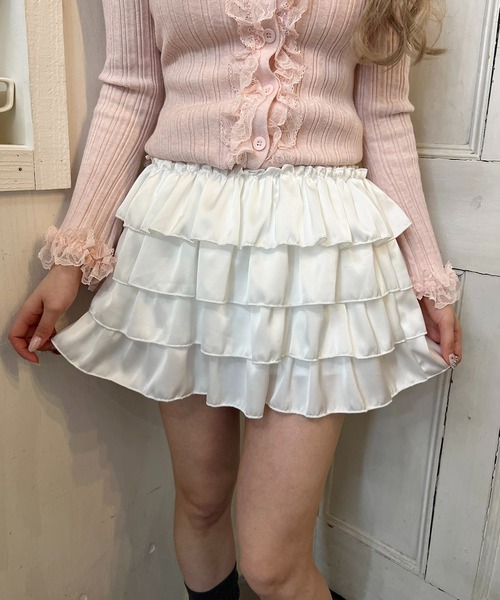 PHILLY(フィリー)の「サテンフリルティアードミニスカート(スカート・レディース・ホワイト/ブラック・FREE)」の3枚目の写真