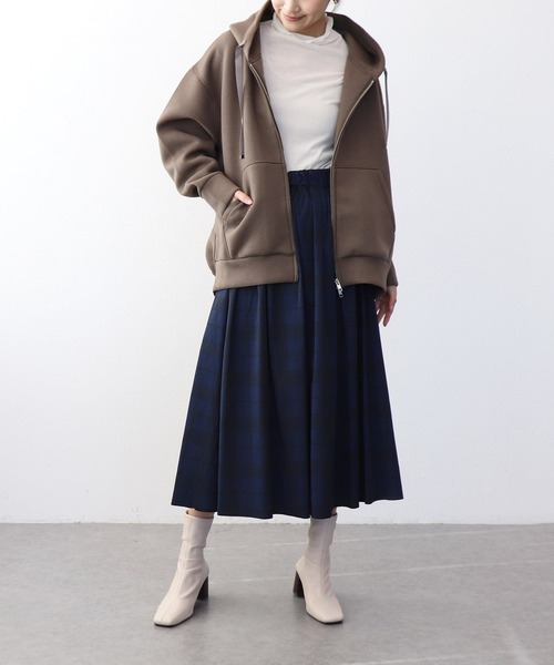 Jines(ジネス)の「リバーシブルタフタスカート(スカート・レディース・ネイビー/ラベンダー/アイボリー/ベージュ・38)」の10枚目の写真