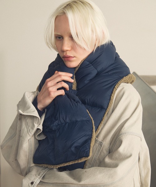 MAISON SPECIAL（メゾンスペシャル）の「《UNISEX》【TAION/タイオン】リバーシブルダウンマフラー【MAISON SPECIAL/メゾンスペシャル】（マフラー・メンズ・ダークネイビー/ブラック/カーキ・FREE）」の3枚目の写真