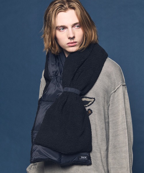 MAISON SPECIAL（メゾンスペシャル）の「《UNISEX》【TAION/タイオン】リバーシブルダウンマフラー【MAISON SPECIAL/メゾンスペシャル】（マフラー・メンズ・ダークネイビー/ブラック/カーキ・FREE）」の2枚目の写真