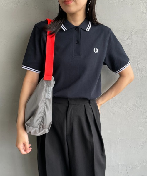 FRED PERRY（フレッドペリー）の「[FRED PERRY/フレッドペリー] ツインティップライン ワンポイントロゴ刺繍ポロシャツ G3600（ポロシャツ・レディース・ネイビー/ホワイト/ワインレッド/ブラック/オートミール/ライトグリーン・10）」の5枚目の写真