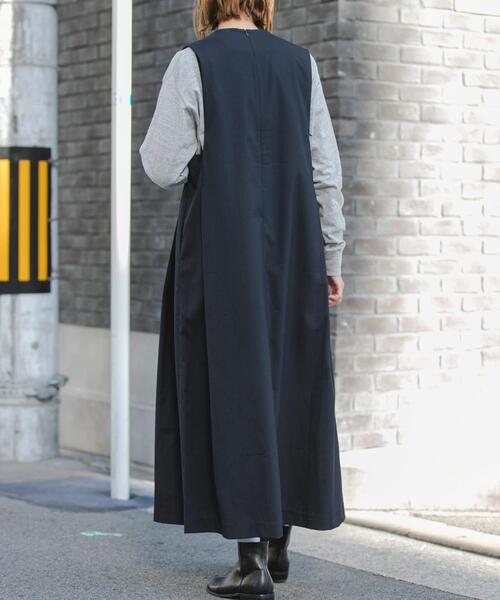 FORK&SPOON（フォークアンドスプーン）の「FORK&SPOON　キャリーマンジャンパースカート（ワンピース・レディース・ネイビー/チャコールグレー・1/2）」の5枚目の写真