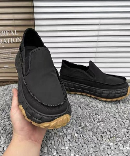 WESTBOY(ウエストボーイ)の「厚底 ボリュームソール ジップデザイン スリッポンスニーカー WO25W18SH04(スニーカー・メンズ・ブラック・44/43/42/41)」の2枚目の写真