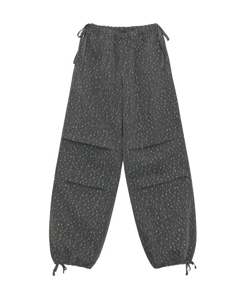 ITZAVIBE(イッザバイブ)の「FLOWER GARDEN BANDING PANTS - CHARCOAL(その他パンツ・レディース・その他・ONE SIZE)」の2枚目の写真