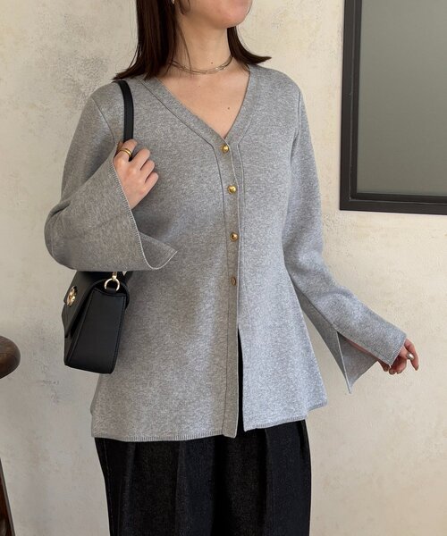 Thevon(ゼボン)の「ウエストシェイプGOLDボタンニットカーディガン(カーディガン/ボレロ・レディース・グレー/アイボリー/ブラウン・FREE)」の11枚目の写真