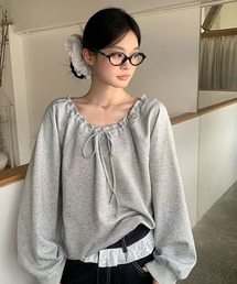 一着で様々な着こなしが楽しめるゆったりフーディ長袖トップス