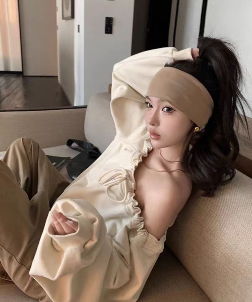 AsheKsha(アシクシャ)の「一着で様々な着こなしが楽しめるゆったりフーディ長袖トップス(スウェット・レディース・グレー/ベージュ・F)」の7枚目の写真