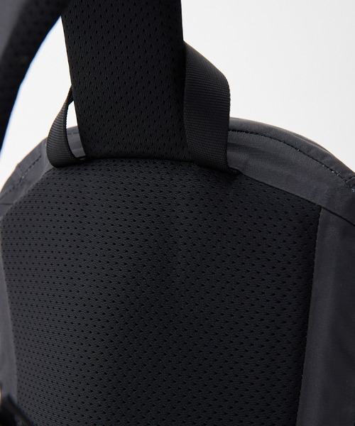 KELTY(ケルティ)の「MonoMax掲載モデル【KELTY】WATER PROOF SLING BAG ウォータープルーフ スリングバッグ(ボディバッグ/ウエストポーチ・メンズ・ブラック・ONE SIZE)」の14枚目の写真