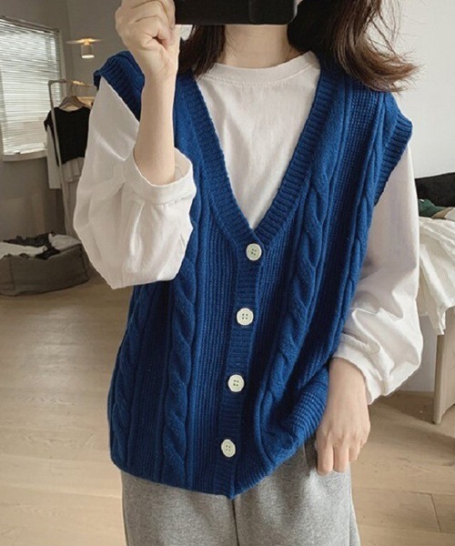 Miniministore(ミニミニストア)の「Vネックニットベストレディースニットジレ(ベスト・レディース・ブラック/ライトベージュ/グリーン/ロイヤルブルー・FREE)」の4枚目の写真
