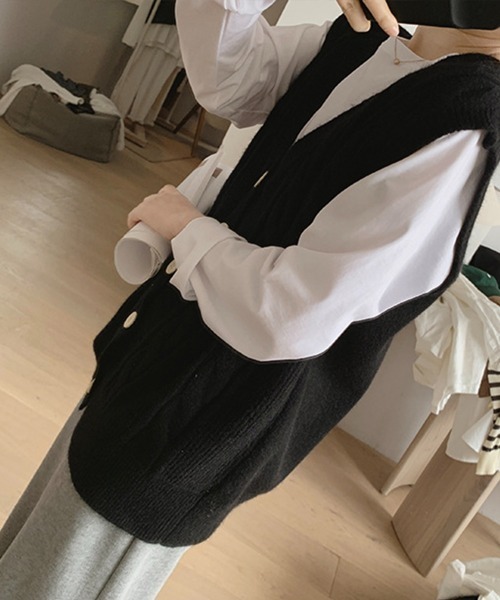 Miniministore(ミニミニストア)の「Vネックニットベストレディースニットジレ(ベスト・レディース・ブラック/ライトベージュ/グリーン/ロイヤルブルー・FREE)」の12枚目の写真