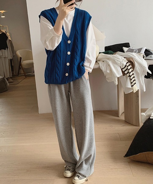 Miniministore(ミニミニストア)の「Vネックニットベストレディースニットジレ(ベスト・レディース・ブラック/ライトベージュ/グリーン/ロイヤルブルー・FREE)」の16枚目の写真