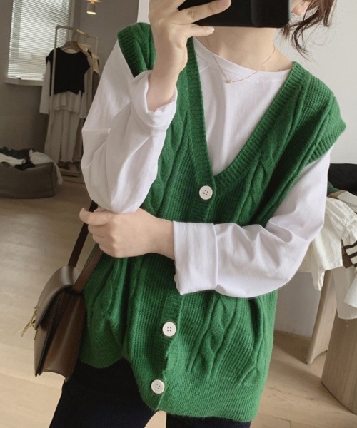 Miniministore(ミニミニストア)の「Vネックニットベストレディースニットジレ(ベスト・レディース・ブラック/ライトベージュ/グリーン/ロイヤルブルー・FREE)」の18枚目の写真