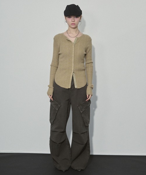 ENVYM（アンビー）の「ランダムリブニットカーディガン（カーディガン/ボレロ・レディース・ブラック/ネイビー/グレー/ベージュ・FREE）」の18枚目の写真