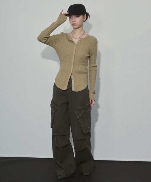 ENVYM（アンビー）の「ランダムリブニットカーディガン（カーディガン/ボレロ・レディース・ブラック/ネイビー/グレー/ベージュ・FREE）」の17枚目の写真