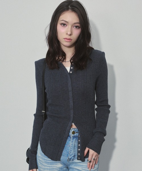 ENVYM（アンビー）の「ランダムリブニットカーディガン（カーディガン/ボレロ・レディース・ブラック/ネイビー/グレー/ベージュ・FREE）」の15枚目の写真