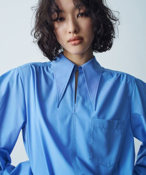CODE A(コードエー)の「【Re】point neck shirt(シャツ/ブラウス・レディース・ホワイト/ブルー・00)」の3枚目の写真