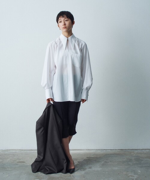 CODE A(コードエー)の「【Re】point neck shirt(シャツ/ブラウス・レディース・ホワイト/ブルー・00)」の11枚目の写真