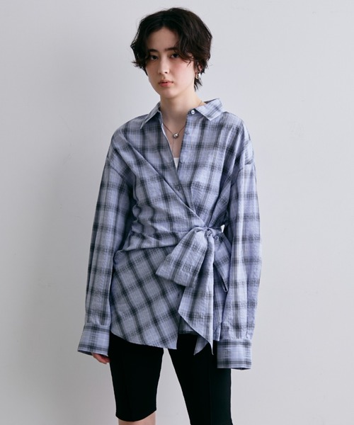 Trish(トリッシュ)の「ウエストアシメリボン長袖シャツ(シャツ/ブラウス・レディース・ブルー/アイボリー/ホワイト/ブラック/ブラウン/ボルドー・MEDIUM)」の21枚目の写真