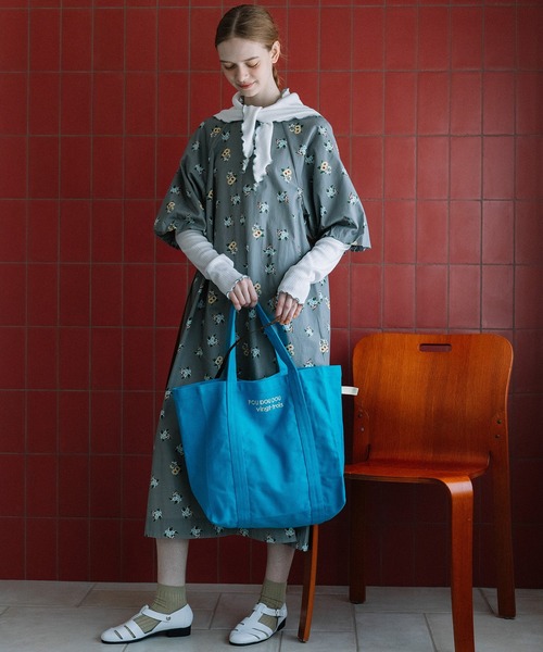 POU DOU DOU(プードゥドゥ)の「フラワープリントバルーン袖ワンピース(ワンピース・レディース・グレー/ネイビー・3)」の8枚目の写真