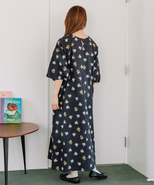 POU DOU DOU(プードゥドゥ)の「フラワープリントバルーン袖ワンピース(ワンピース・レディース・グレー/ネイビー・3)」の12枚目の写真