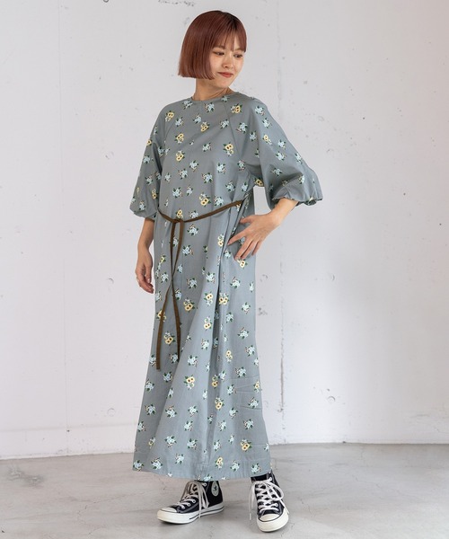 POU DOU DOU(プードゥドゥ)の「フラワープリントバルーン袖ワンピース(ワンピース・レディース・グレー/ネイビー・3)」の15枚目の写真