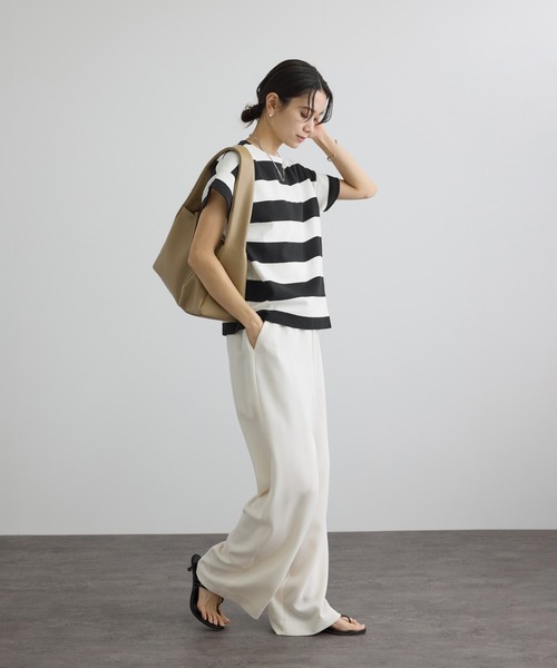 SALON adam et rope'(サロン アダム エ ロペ)の「【WEB限定】ポンチボーダークルーネックTシャツ(Tシャツ/カットソー・レディース・ブラック系その他・FREE)」の4枚目の写真
